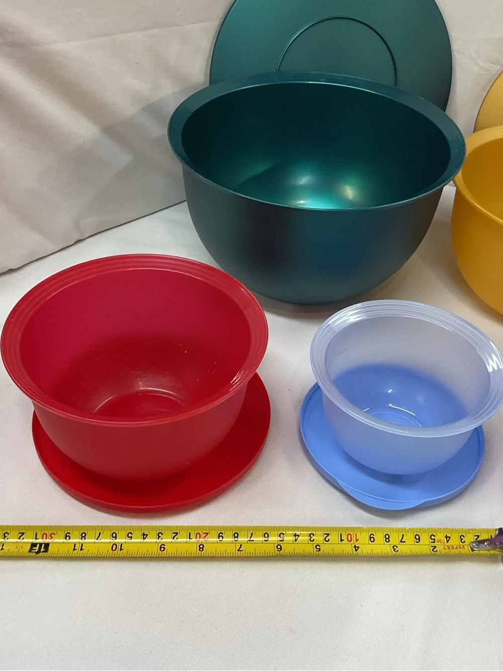 Tupperware Bundle Set (8 total) 1x 4.3l, 1x 2.5l, 3x 1.3l, 3x 350ml Stackable